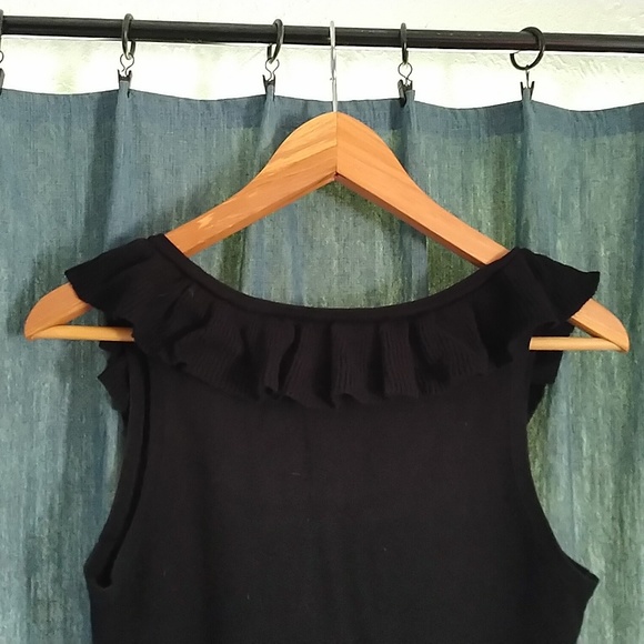 Black Ruffle Neck Knit Tank - Picture 3 of 3